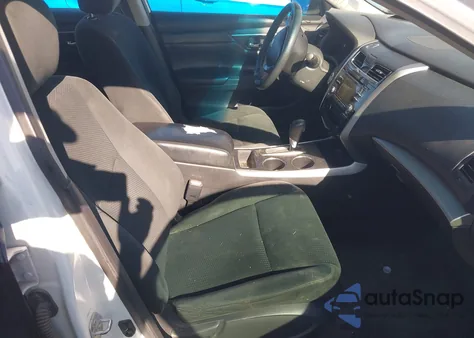 2015 Nissan Altima 2.5/2.5 S/2.5 Sl/2.5 Sv из США, поврежденный, VIN 1N4AL3AP7FC417072